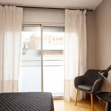 Modern Near Pl. Espana Apartment *